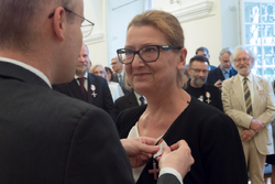 Pani Helena Lazarowicz otrzymuje KWiS
