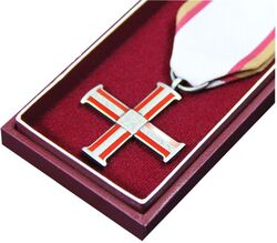 Odznaczenie Krzyżami Wolności i Solidarności działaczy opozycji demokratycznej