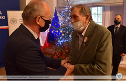 Uroczystość odznaczenia Krzyżami Wolności i Solidarności działaczy opozycji demokratycznej z czasów PRL