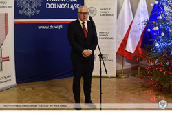 Uroczystość oznaczenia Krzyżami Wolności i Solidarności działaczy opozycji demokratycznej z czasów PRL. Fot. Dominik Wojtkiewicz (IPN)