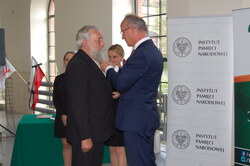 Odznaczenie odbiera Bogusław Marian Girin